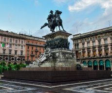 Statua di Vittorio Emanuele II. La statua di Vittorio Emanuele in piazza Duomo a MIlano