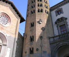 Torre Dodecagonale. La torre e la chiesa di Sant'Andrea