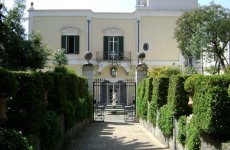 Besuchen Sie Villa san gennariello b&b Seite in Portici