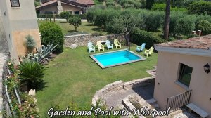 D’estate è possibile prendere il sole nel grazioso giardino interno e rinfrescarsi nella piccola piscina scoperta con idromassaggio.