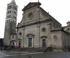 Cattedrale Di S.Lorenzo. Chiesa del dodicesimo secolo vicino a palazzo dei papi