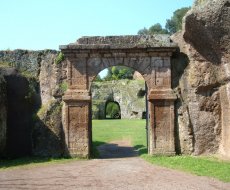 Anfiteatro Romano. Porta di ingresso