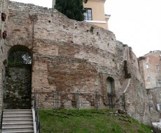 Teatro Romano. Resti dell'anfiteatro romano