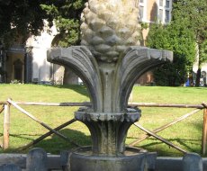 Fontana della Pigna. Fontana della Pigna