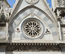 Santa Maria della Spina. Rosone gotico
