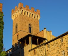Castello Ginori di Querceto. Borgo medioevale e Castello di Querceto