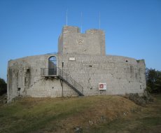Rocca di Monfalcone. La Rocca a Monfalcone