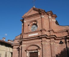 Chiesa Parrocchiale Santi Pietro e Paolo. La facciata
