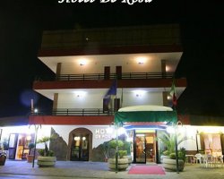 Hotel de rosa è stato pubblicato da Hotel De Rosa
