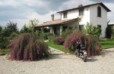 Besuchen Sie Casale rosae Seite in Tuscania