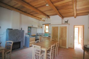 Foto Casa Soprana - cucina con camino